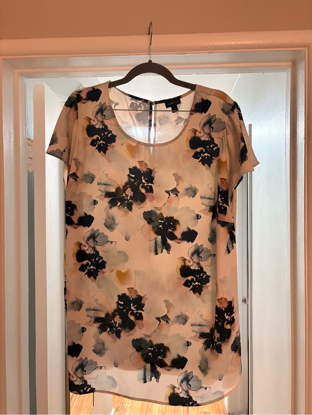 torrid Cream Floral Short-Sleeve Blouse with Navy & Blush Accents